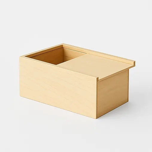 Birkenbox mit geöffnetem Schiebedeckel